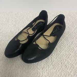 Earthies by Earth Womens 6.5 Black Ballet Flats Suede Ghillie